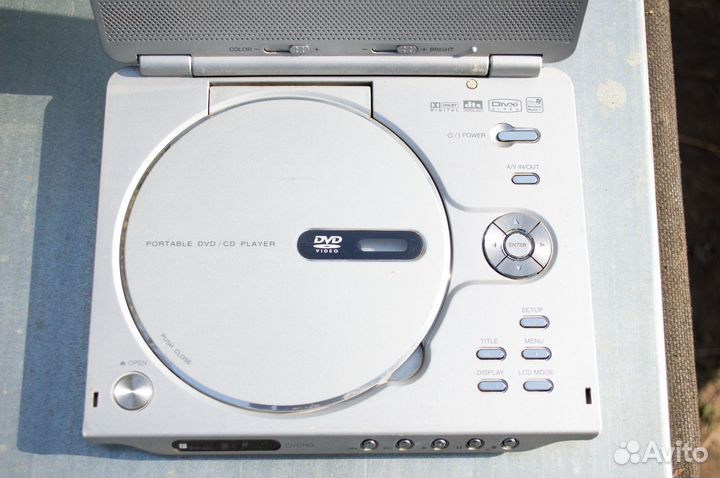 DVD плеер портативный LG DP-8821PM