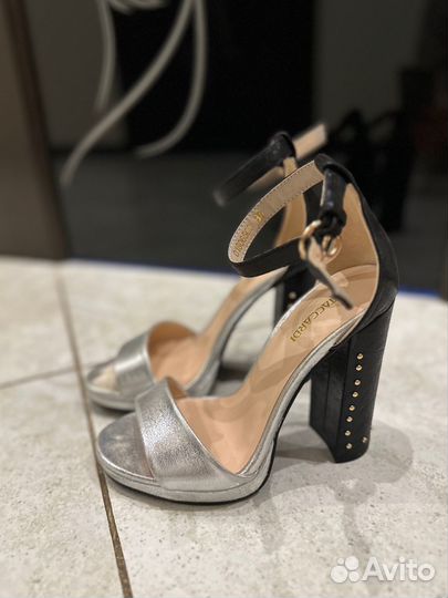 Туфли на каблуке