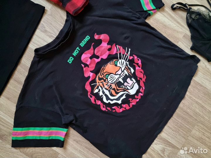 Футболки, рубашка в клетку, бюстгальтер кружевной