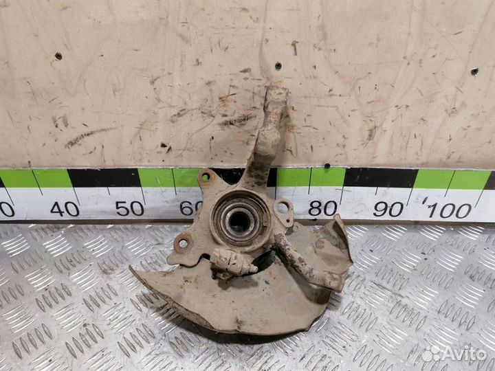 Кулак поворотный передний правый Volkswagen Passat