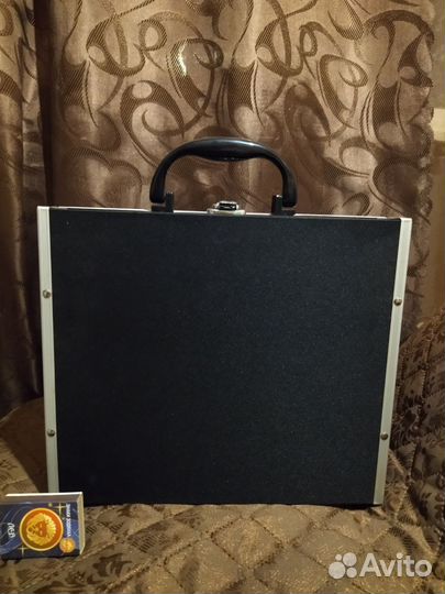 Чемодан для парикмахерских инструментов