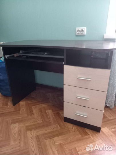 Письменный стол