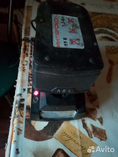 Зарядное устройство для шуруповерта Интерскол