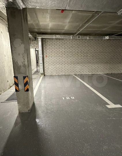 Машиноместо, 13 м²