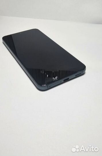 Samsung Galaxy S22, 8/128 ГБ