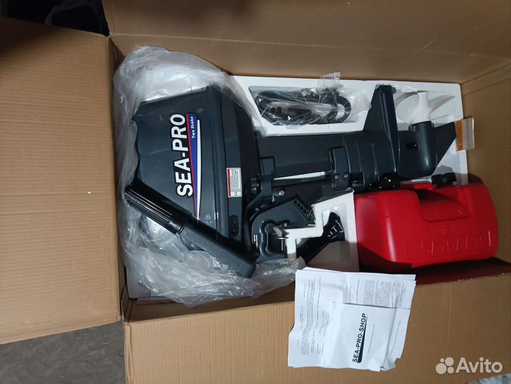 Лодка с мотором