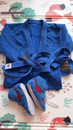 Куртка для самбо размер 128 и самбовки 33 размер