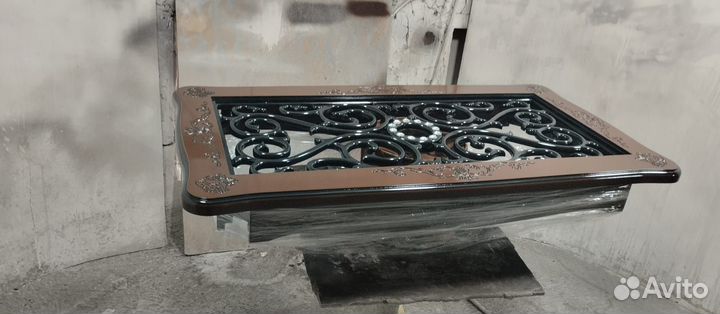 Журнальный стол