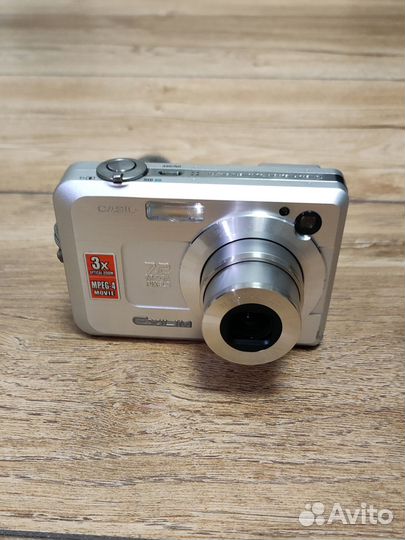 Фотокамера Сasio Exilim Zoom EX-Z750