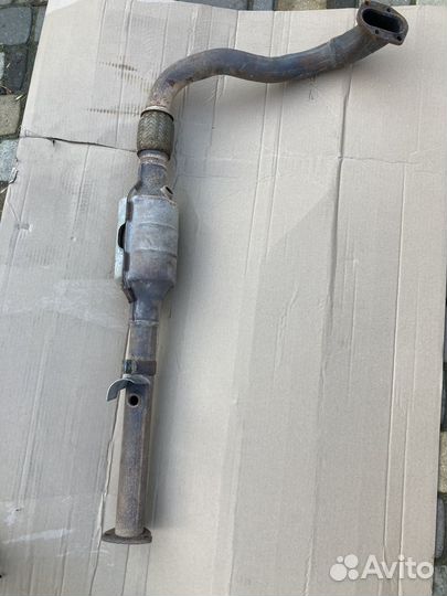 Приемная труба с катализатором, резонатором