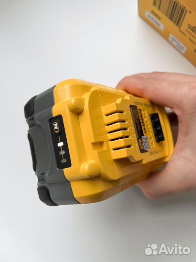 Аккумулятор Dewalt PowerPack 8 ah / DCB2108