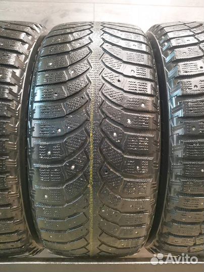 Bridgestone Blizzak Spike-01 215/55 R16 93T