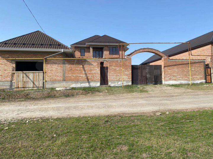 Дом 345 м² на участке 10 сот.