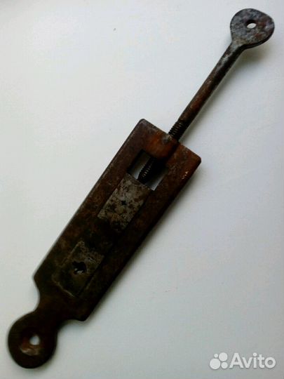 Универсальный плашкодежатель с 4- мя лерками