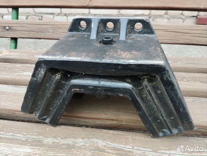 Подушка двигателя задняя (большая)