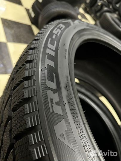 Lexxis Arctic-53 285/40 R22 и 325/35 R22 106T