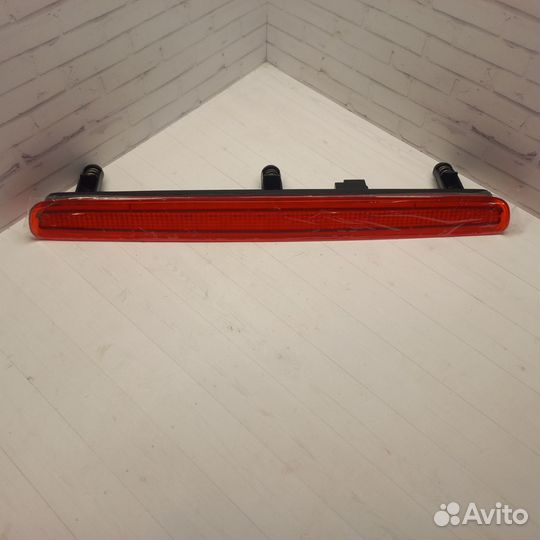 Дополнительный стоп сигнал VW T5 7E0945097A