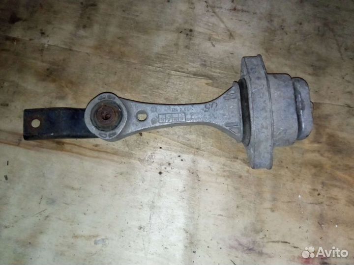 Volkswagen Golf 4.Skoda балка