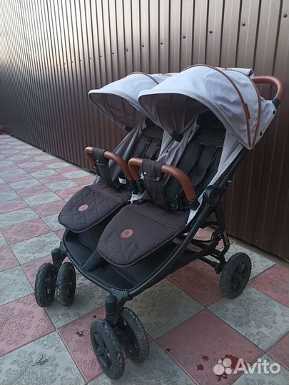 Коляска для двойни
