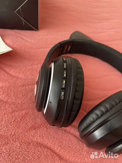 Беспроводные наушники с микрофоном светящиеся