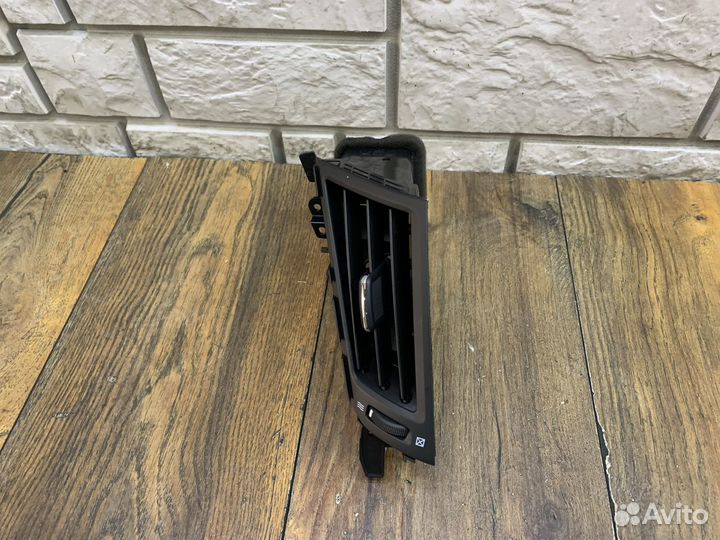 Infiniti Q50 (V37) Дефлектор воздушный LH RH