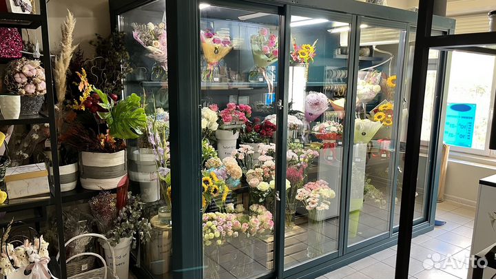 Цветочный магазин + товары для праздника