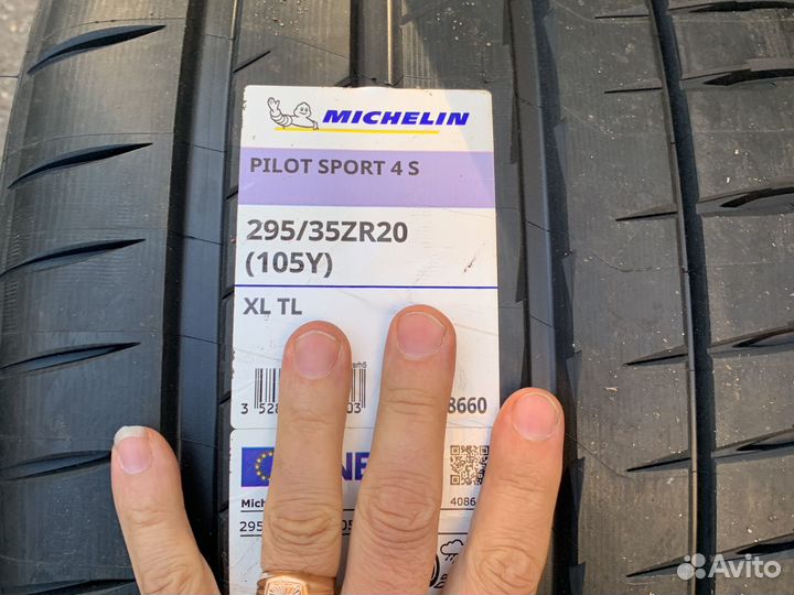 Michelin Pilot Sport 4 S 295/35 R20 105Y