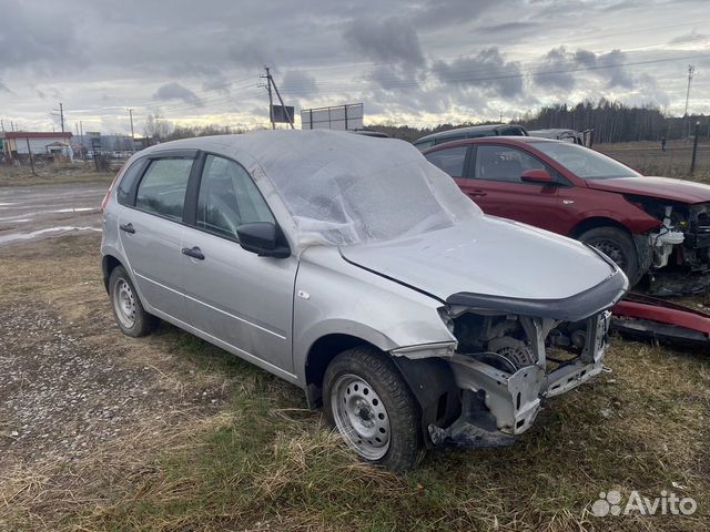 Битый Toyota Platz 1999. Тойота Платц гнилой.