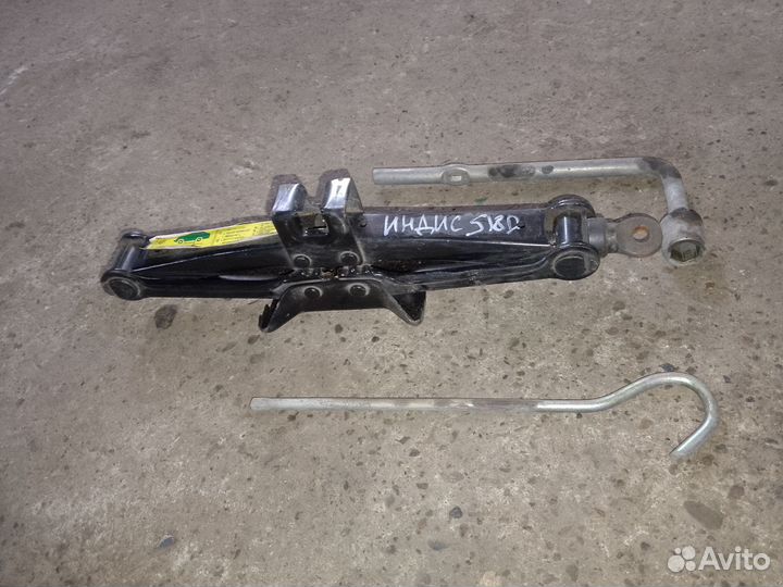 Домкрат Chery Indis