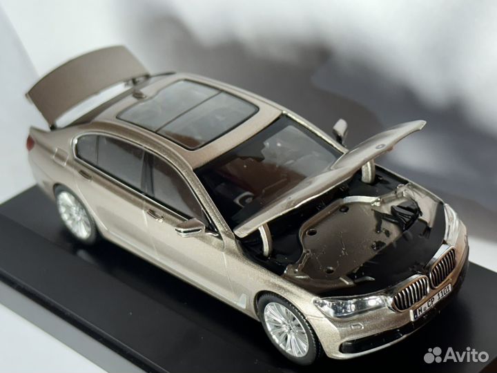 Модель Bmw 7 1/43