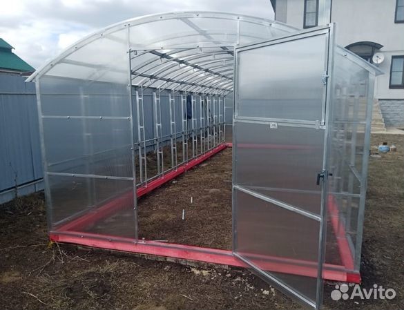 Теплица прямостенная