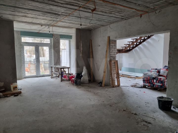 Дом 900 м² на участке 5,5 сот.