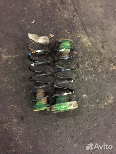 Задние пружины Пежо Партнер б9