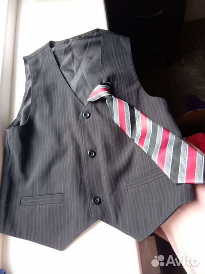 Жилетка с галстуком для мальчика