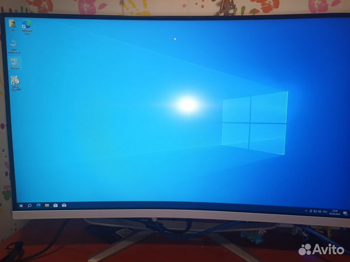 Моноблок 27-дюймов с изогнутым дисплеем