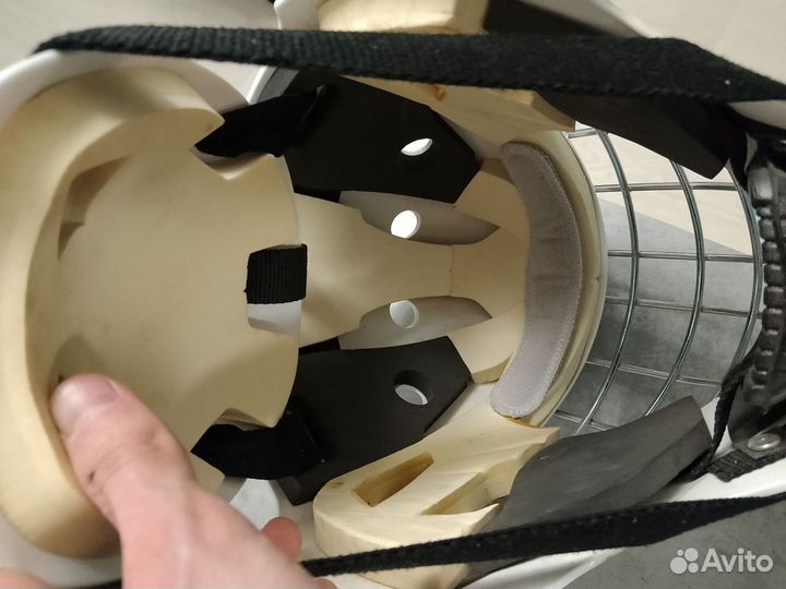 Вратарский хоккейный шлем Bauer