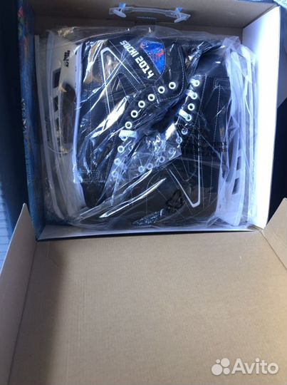 Коньки хоккейные модель 101HS