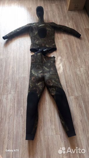 Гидрокостюм