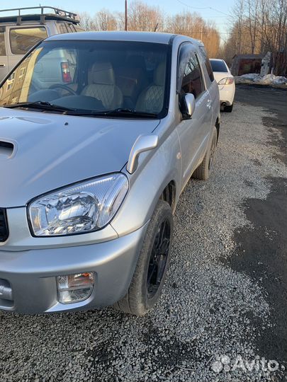 Toyota RAV4 2.0 AT, 2000, 320 000 км