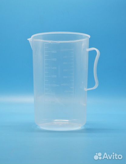 Мерный стакан пластиковый 2000 мл с ручкой