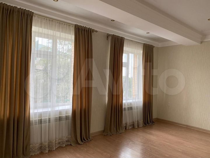 2-к. квартира, 60 м², 4/6 эт.