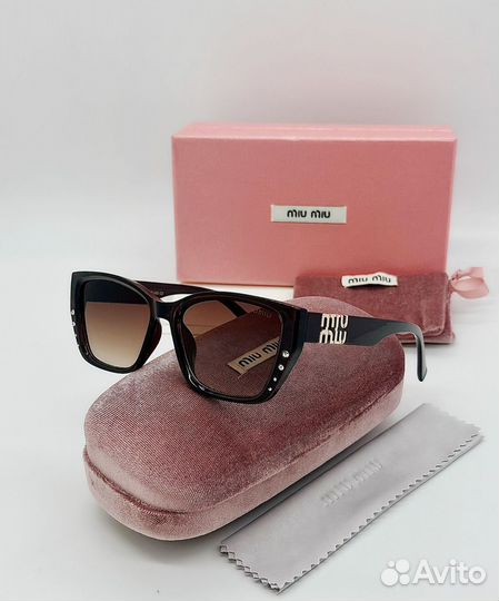 Солнцезащитные очки miu miu