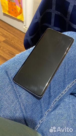 Samsung Galaxy S10, 8/128 ГБ