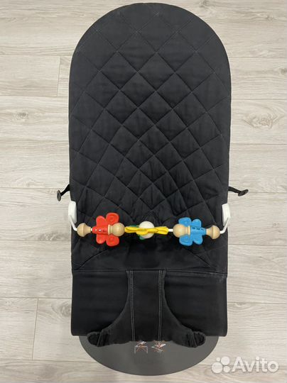 Шезлонг babybjorn с игрушкой оригинал