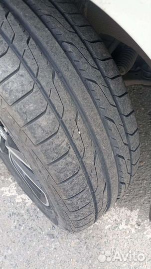 Toyo DRB 215/55 R17 94V