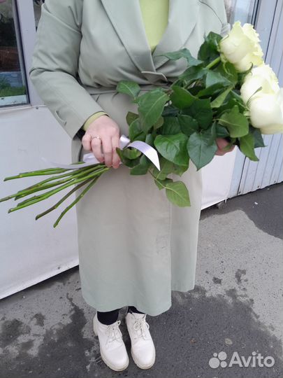Белые розы 80см
