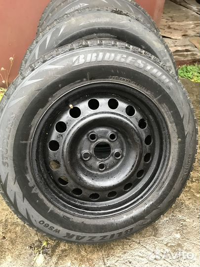 Bridgestone Blizzak WS-60 215/65 R16