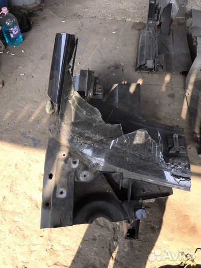 Передняя стойка кузова Volkswagen Polo