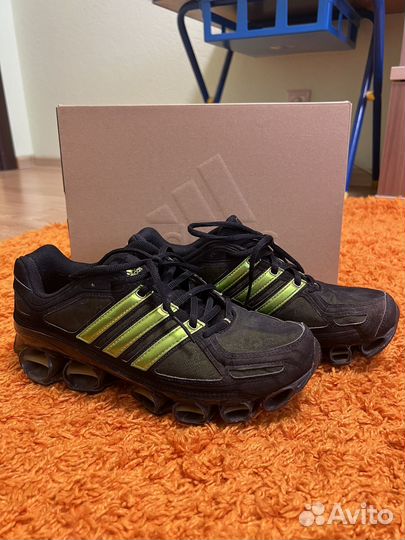 Кроссовки Adidas