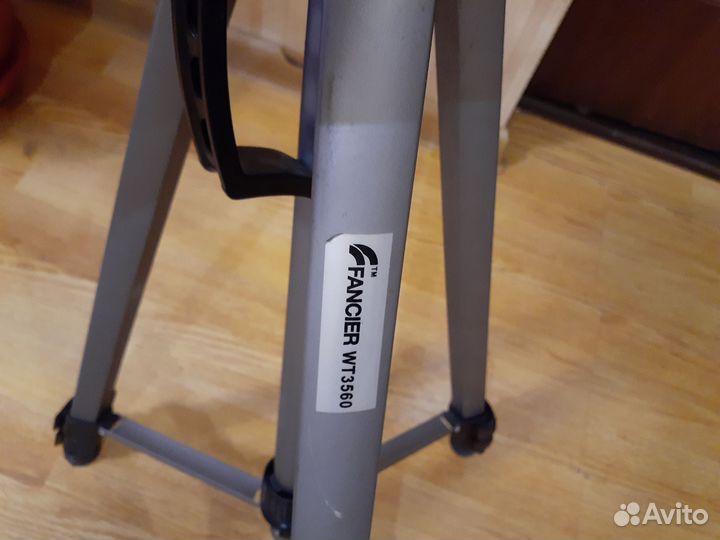 Штатив для фотокамеры